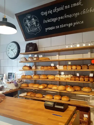 Kazibut-Starzec. Piekarnia, cukiernia